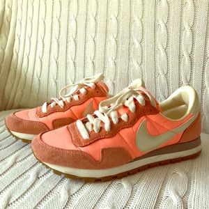 Nike Air Pegasus 83 Women's Shoe